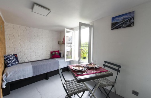 Saint-Merri Apartment | Piaf