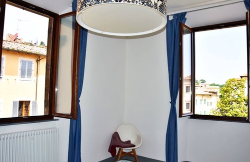 Colle di Val d'Elsa Apartment | - Piazza Arnolfo 1932-
