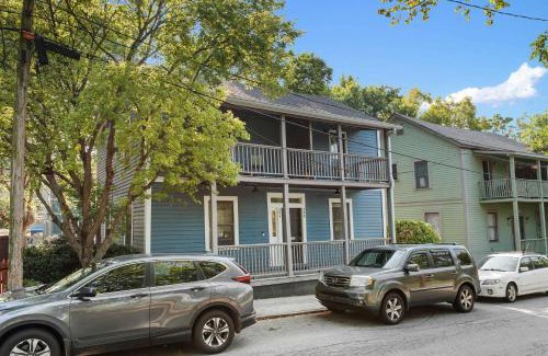Cabbagetown House | Piccadilly Circus