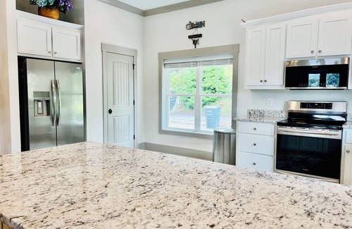 Hiawassee House | PICCINNIs Villa, Mtn & Lake Views, sleeps 12