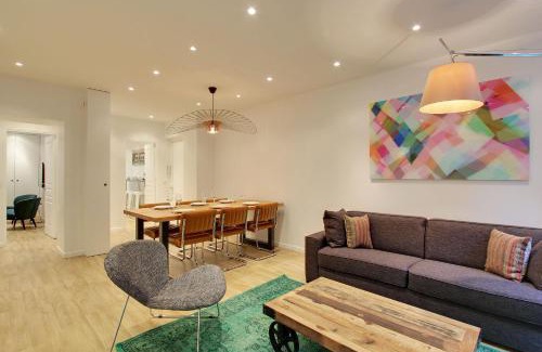 8th Arrondissement Apartment | Pick A Flat's in Champs Elysees - Rue Percier