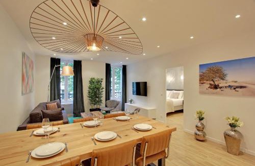 8th Arrondissement Apartment | Pick A Flat's in Champs Elysees - Rue Percier