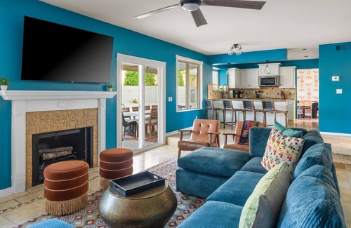Peoria House | Pickleball + Heated Pool & Spa | Sleeps 16