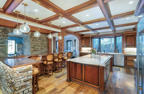 Mountain Village House | PICTURE PERFECT- Stunning Ski-In/Out Trailside Manor Perfect for Groups