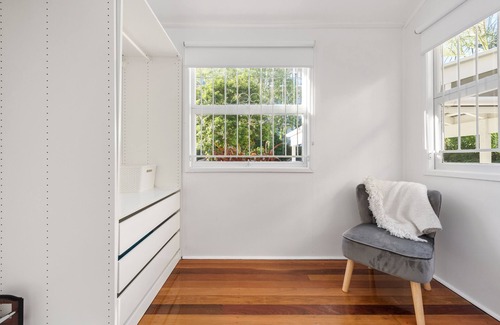 Windsor House | Picture Perfect ~ 2Bed/1Bath/1Car ~ Windsor
