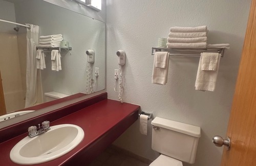 Munising Hotel | Pictured Rocks Inn & Suites