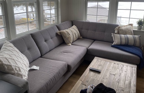 Rideau Lakes Cottage | Picturesque waterfront cottage on beautiful bay, close to Westport