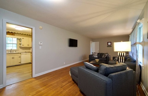 Church Street House | Picturesque Lake Side Home close to the city