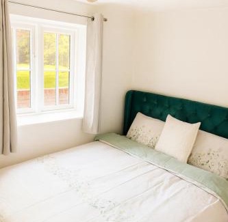 Yarm House | Picturesque Riverside luxury cottage in Yarm