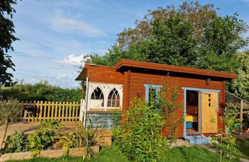Holworth House | Piddle Puddle Cabin