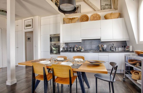 Trouville-sur-Mer Apartment | Pieds Dans Leau vue mer Dexception