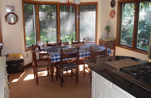 Fennville House | Pier Cove Farm House W/Private Beach & Wooded Trails Near Saugatuck/Douglas