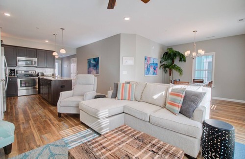 Bermuda Bay House | Pier Fun at Devonshire Place