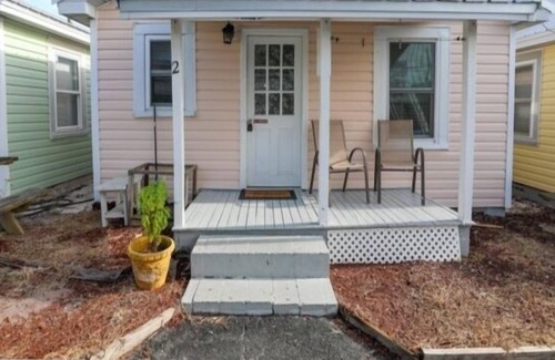 Kure Beach Cottage | Pier View 2 - Beautifully Renovated 2-bedroom Cottage. Enjoy the Local Charm of Pleasure Island! 2 Cottage by Redawning