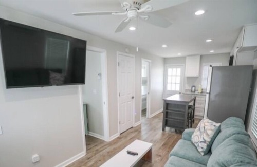 Kure Beach Cottage | Pier View 2 - Beautifully Renovated 2-bedroom Cottage. Enjoy the Local Charm of Pleasure Island! 2 Cottage by Redawning