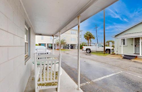 Kure Beach Apartment | Pier View Cottage Unit 4