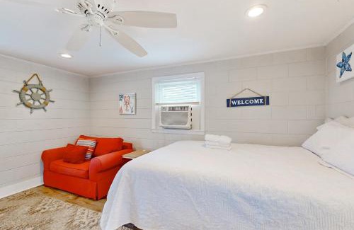 Kure Beach Apartment | Pier View Cottage Unit 4