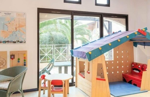 Le Lavandou Apartment | Pierre & Vacances Residence L'Anse de Pramousquier - 2 room apartment 4/5 people Superior