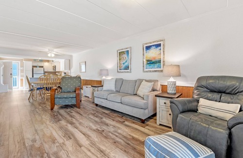 South Nags Head Condo | PierView 208: Oceanfront | Renovated | Shared Pool