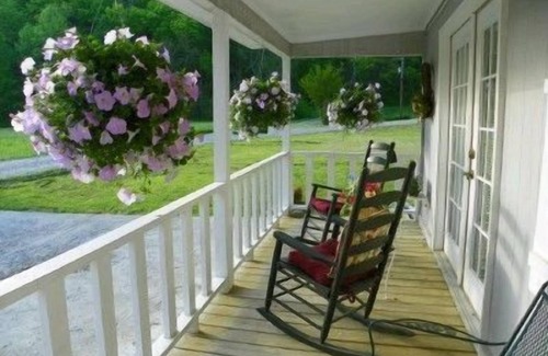 Gatlinburg - Pigeon Forge Ski Chalet | Pigeon Forge Budget Cabin Rental