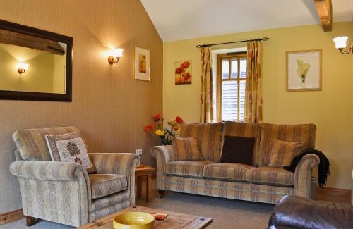 Pontesbury House | Piglets Place - E4300