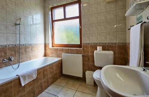 Sopron Bed & Breakfast | Pihenőkereszt Panzió