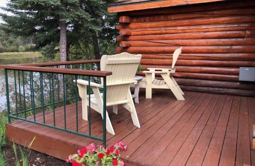 College Cabin | Pike's Waterfront Lodge