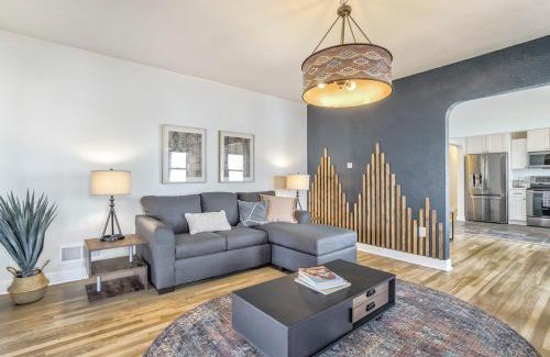Central Colorado Springs House | Pikes Estate 5 Apts Fire Pit Big Groups 20+