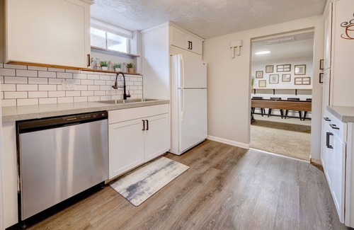Central Colorado Springs House | Pikes Peak Getaway: 2 Homes w/3 Kitchens, 3 Living Rooms, 2 connect Fenced Yards