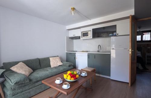 Escarrilla Apartment | Pilar Apartment Wifi Fireplace Ski Views