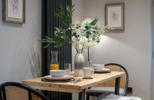 Tarvin House | Pilgrim Cottage