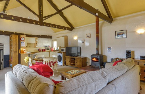 Westleigh Cottage | PILLHEAD CIDER HOUSE, pet friendly, with pool in Bideford