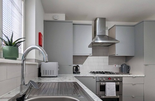 Dunfermline Apartment | Pilmuir Apartment 3 bed 2 bath