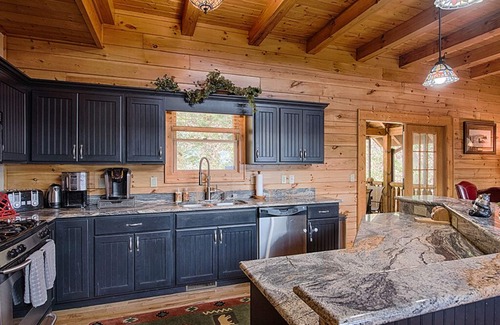 Waynesville Cabin | Pilots Porch, Hot Tub, Sleeps 8, in Gated Smoky Mtn. Retreat Community