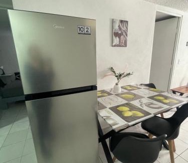 Zapopan House | Pinar de la Calma Casa Renovada dentro del periferico excelente ubicacion a tan solo 5 minutos del ITESO TecMilenio UVM Parque Industrial Tecnologico II