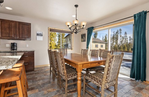 Grand Lake Cabin | Pinball Machine | Kitchen & Kitchenette | Large Deck