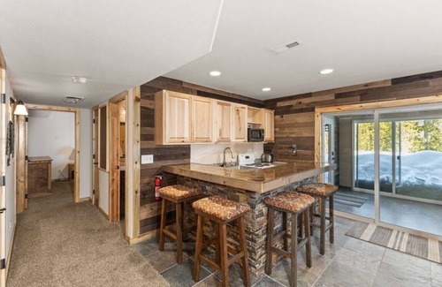 Grand Lake Cabin | Pinball Machine | Kitchen & Kitchenette | Large Deck