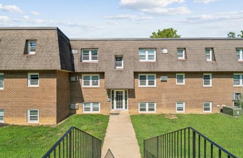 Newark Apartment | Pine Brook 1218 I Cozy & Comfy I Free Parking