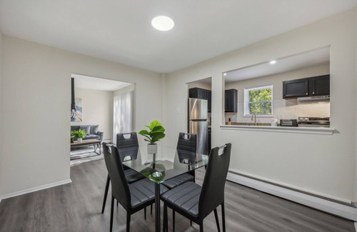 Newark Apartment | Pine Brook Apartments: Luxurious living in a stunning wooded setting