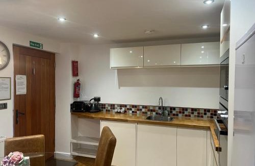 Upper Hulme Apartment | Pine cottage with private hot tub