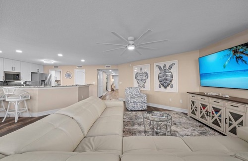 Sanibel Condo | Pine Cove #101 is a 3/2 beachfront Sanibel vacation rental condo