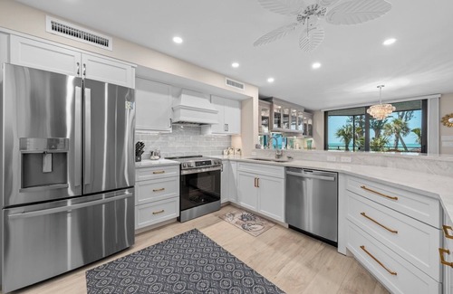 Sanibel Condo | Pine Cove 104: 3 BR Gulf Front Condo on West Gulf!