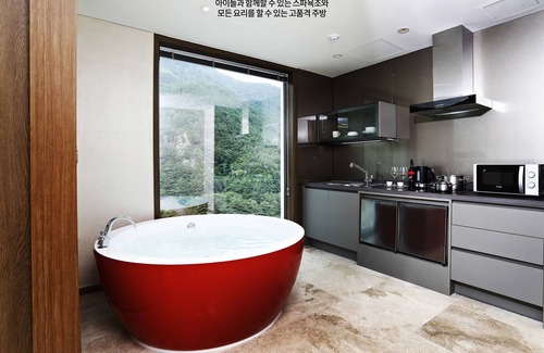 Jeongseon Apartment | Pine Forest