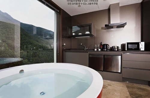 Jeongseon Apartment | Pine Forest