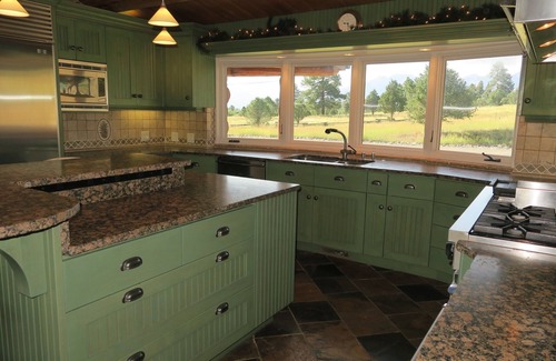 Ridgway House | Pine Grove Estate: Beautiful Log home on 40 acres with fantastic Mountain Views