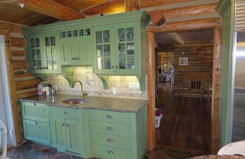 Ridgway House | Pine Grove Estate: Beautiful Log home on 40 acres with fantastic Mountain Views
