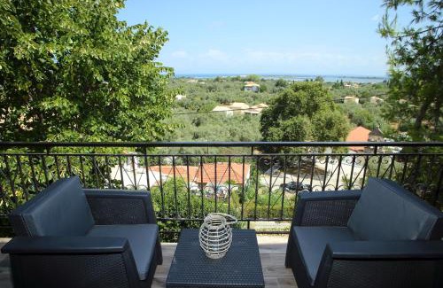 Frinion Apartment | Pine House with Sea View
