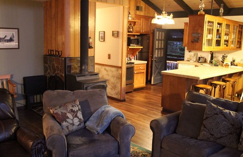 Long Barn Cabin | Pine Ridge Retreat