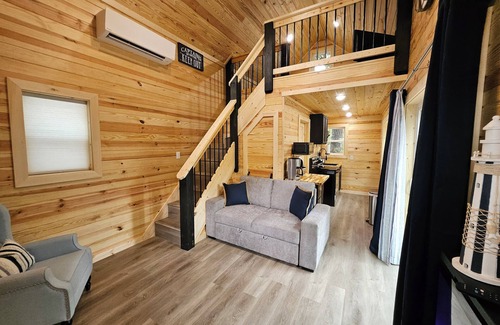 Lampe House | Pine Ridge Tiny Cabin