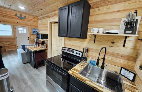 Lampe House | Pine Ridge Tiny Cabin